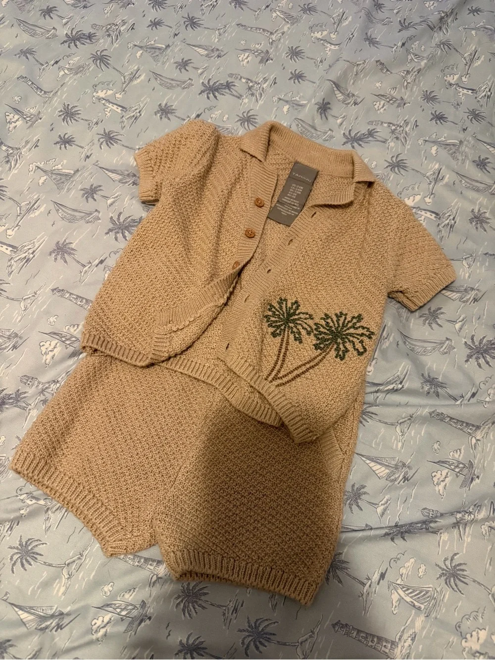 TAHARI BABY SET